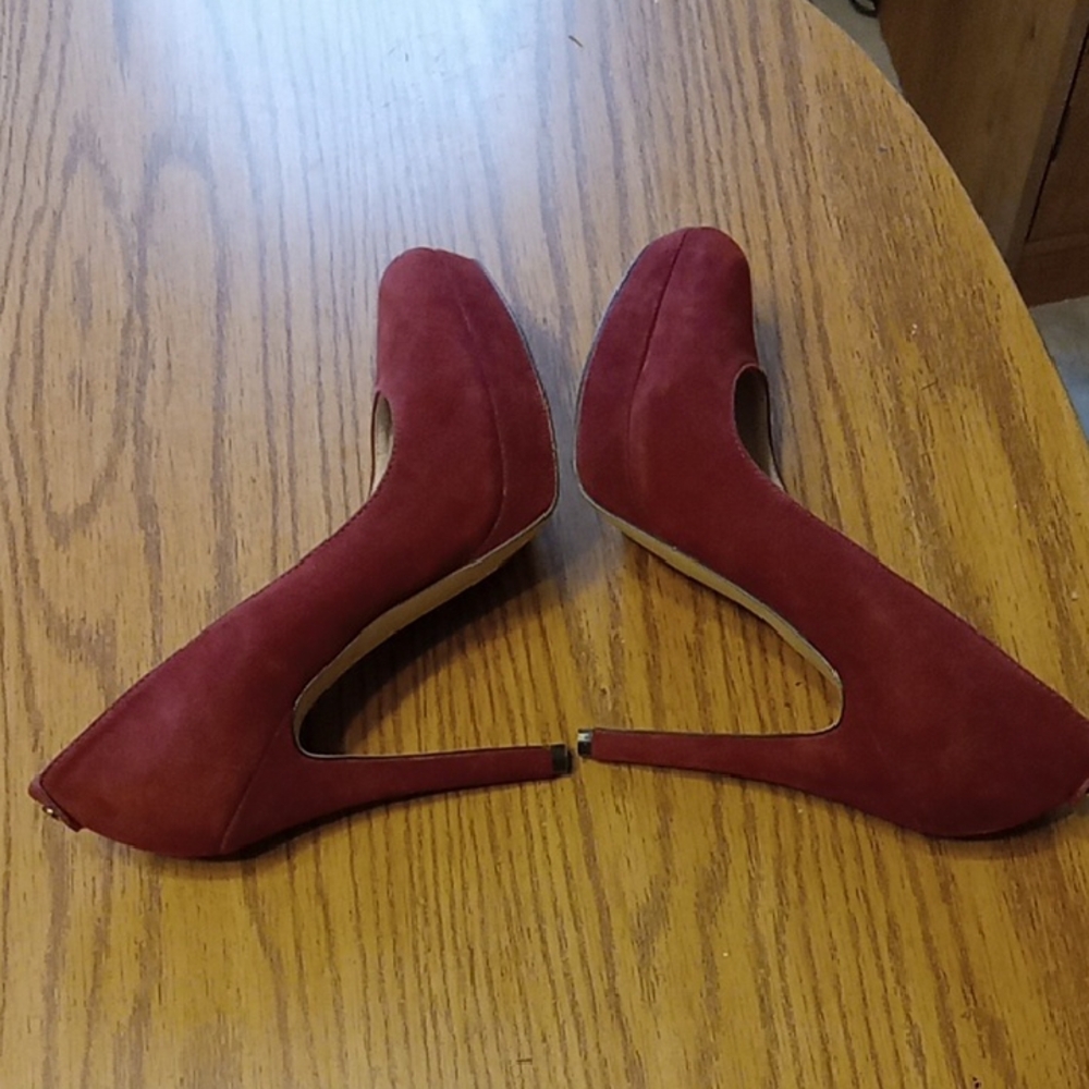 MICHAEL Michael Kors Burgundy Heels - Picture 4 of 10